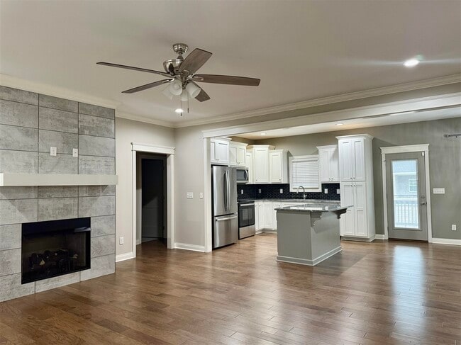 Foto del edificio - 8728 Stuart Farm Ave