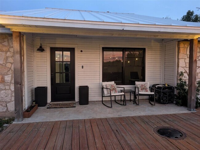 Foto del edificio - 306 Deer Creek Cir