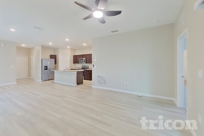 Building Photo - 6376 Green Bud Dr