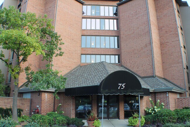 Foto del edificio - 75 Kristin Cir