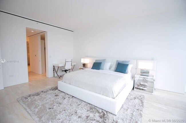 Foto del edificio - 9001 Collins Ave