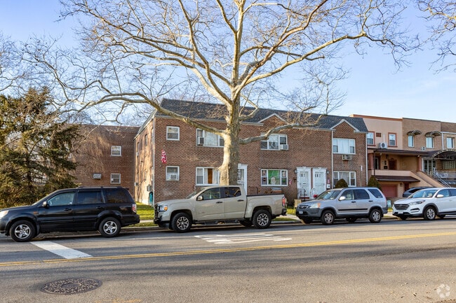 Building Photo - Independence Gardens
