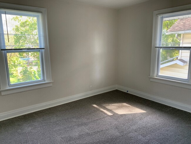Building Photo - 567 Harrison Ave