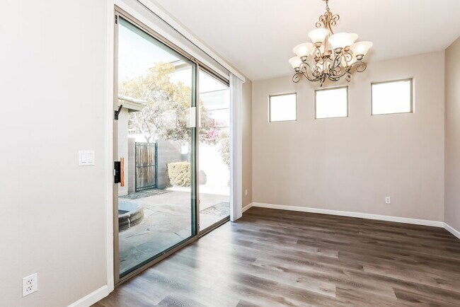 Foto del edificio - 2221 S Holguin Way