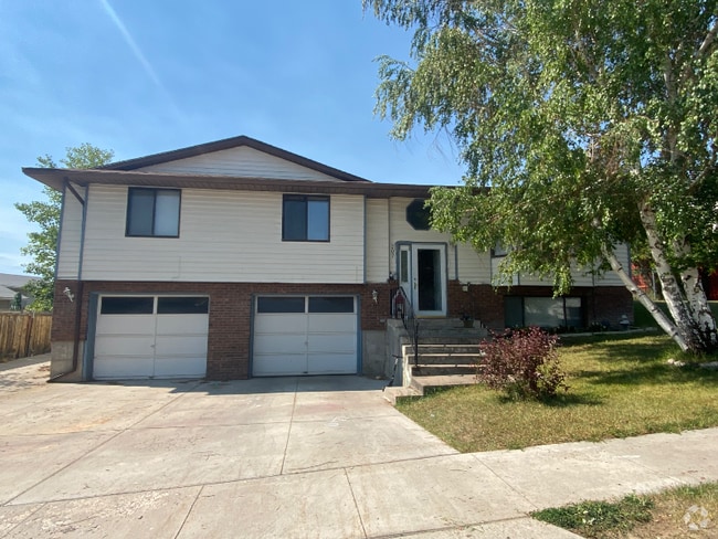 Building Photo - 207 Holbrook Ct