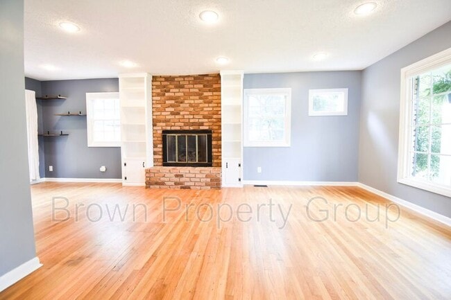 Building Photo - 1355 N Rdg St