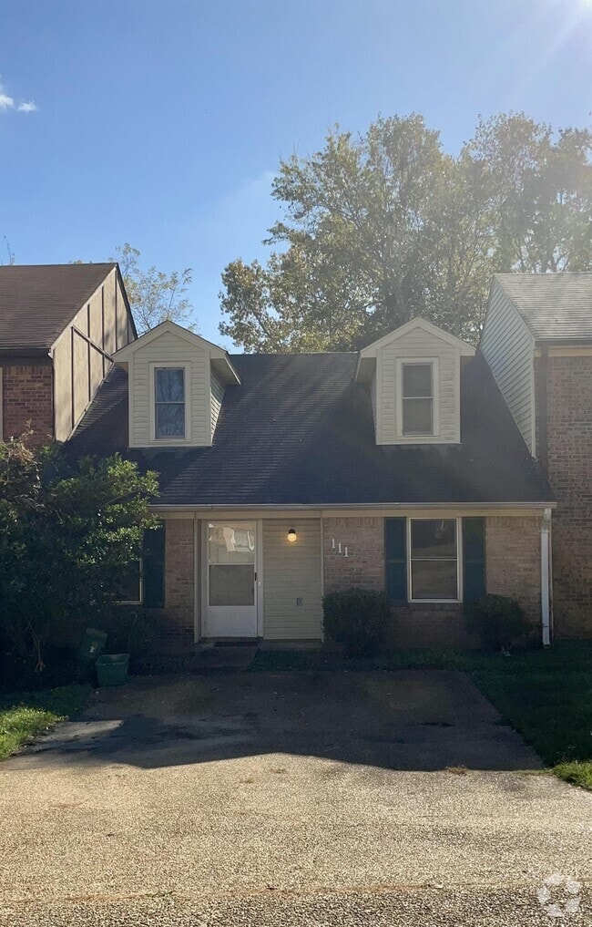 Woodmoor Apartments for Rent with a Yard Clinton, MS 1 Rentals