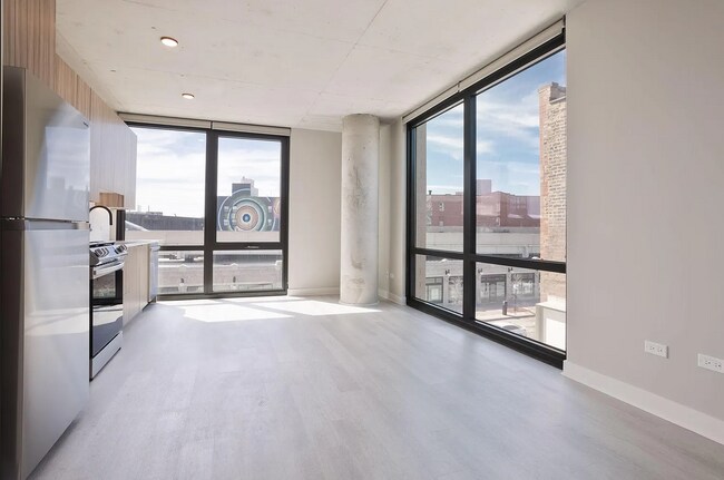 Foto del edificio - 4621 N Broadway