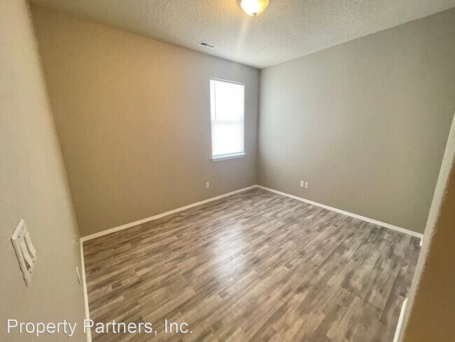 Foto del edificio - 4 br, 2 bath House - 10501 Chance Ct NW