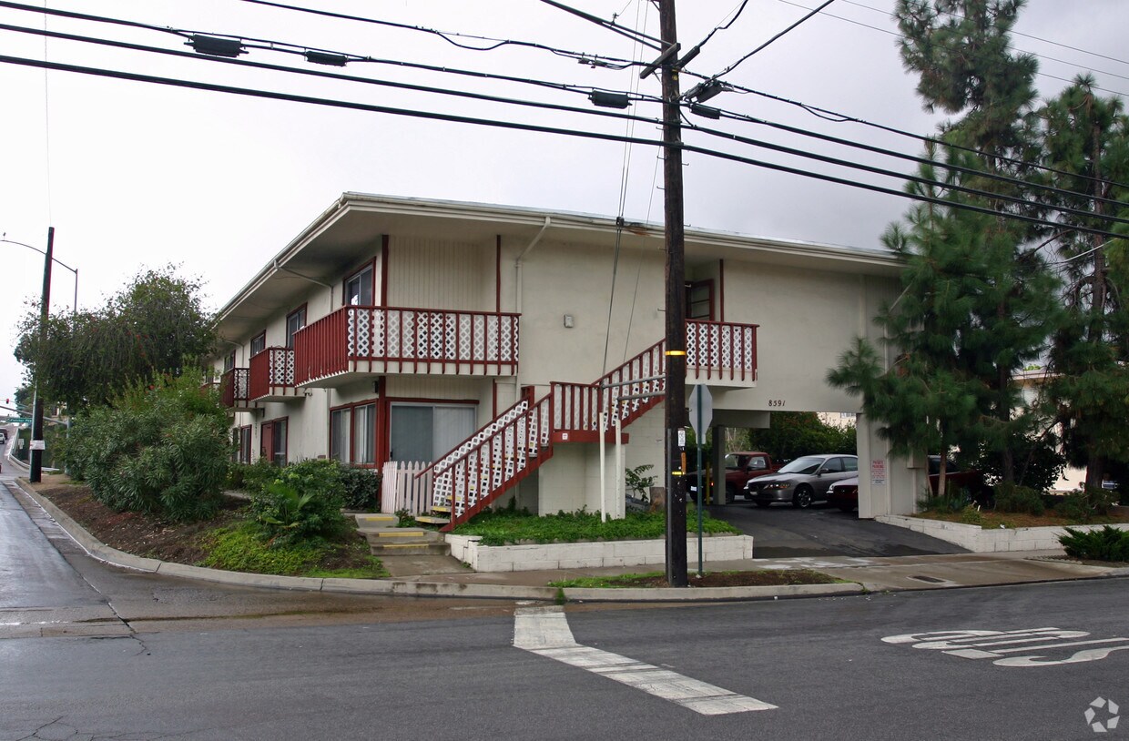 Foto del edificio - Grossmont Pines Apartments