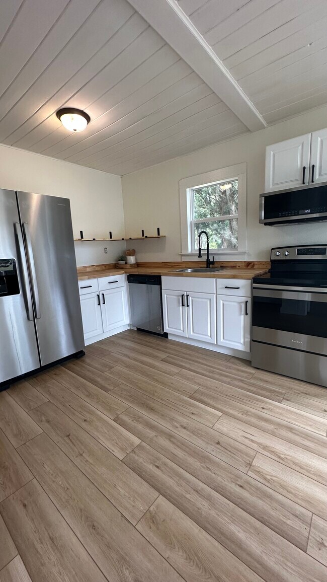 Kitchen - 4949 17th St