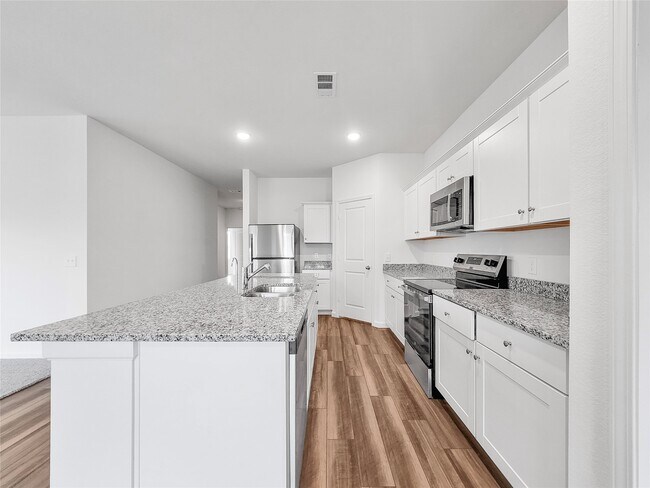 Foto del edificio - 28410 Selsdon Ct