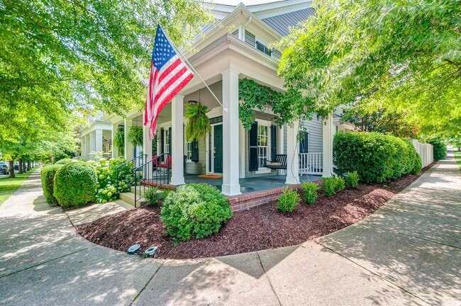 Building Photo - 4 Bed, 4.5 Bath w/ 2 Car Garage in Westhaven