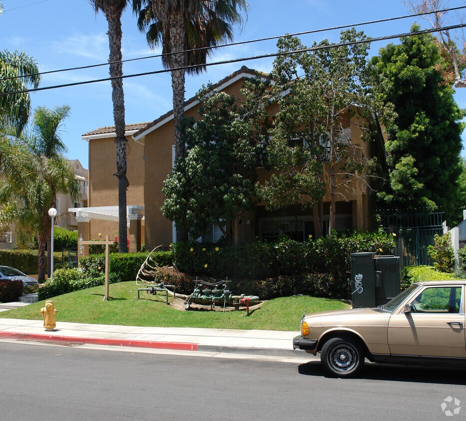 Foto del edificio - 16901 Lynn St