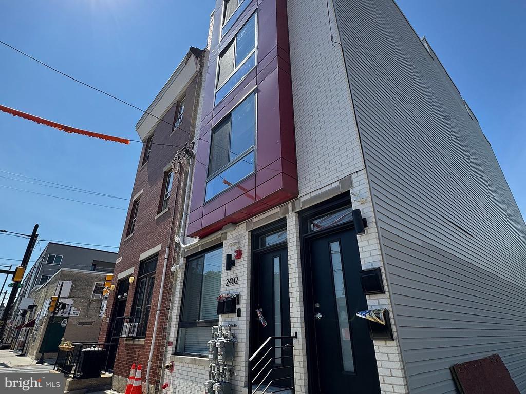 Primary Photo - 2402 N 2nd St