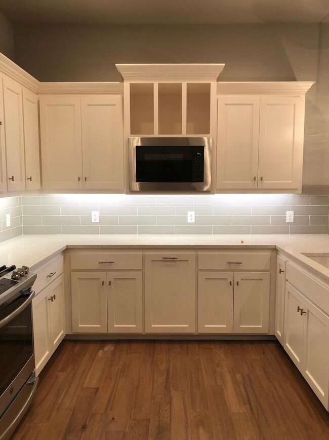 Foto del edificio - 4605 McCann Ave