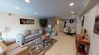 Building Photo - 2929 Dunvale Apartments On Westheimer