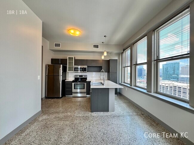 Foto del edificio - 306 E. 12th St.-1325