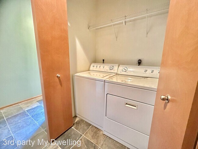 Building Photo - 2 br, 2.5 bath House - 2102 N Commerce St