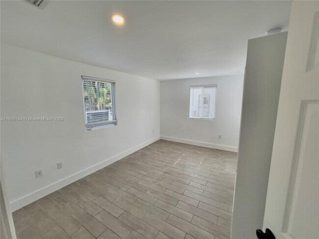 Foto del edificio - 1551 NW 55th St