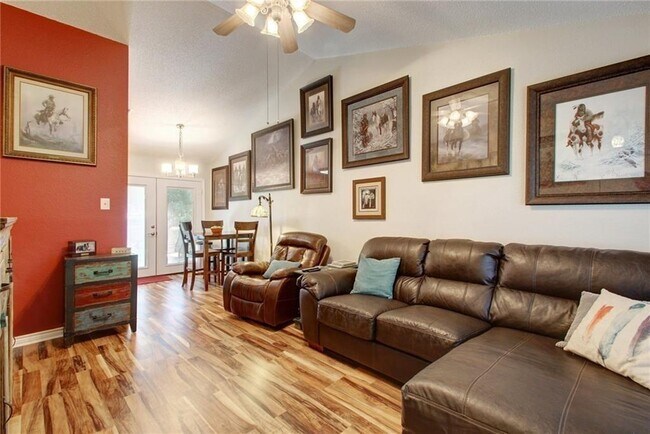 Building Photo - 1015 E Yager Ln
