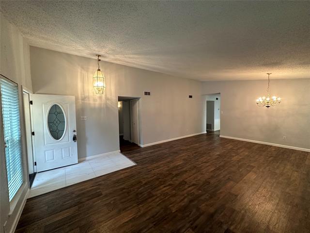 Foto del edificio - 2613 Chancellor Dr