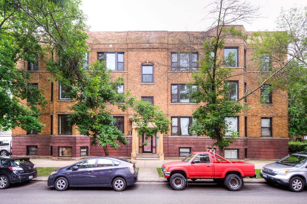 Primary Photo - 1353 W Bryn Mawr Ave