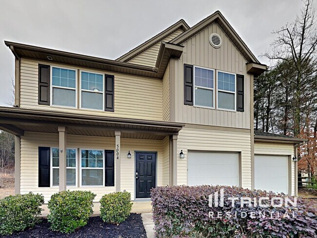 Building Photo - 5004 Sandis Court Mount Holly NC