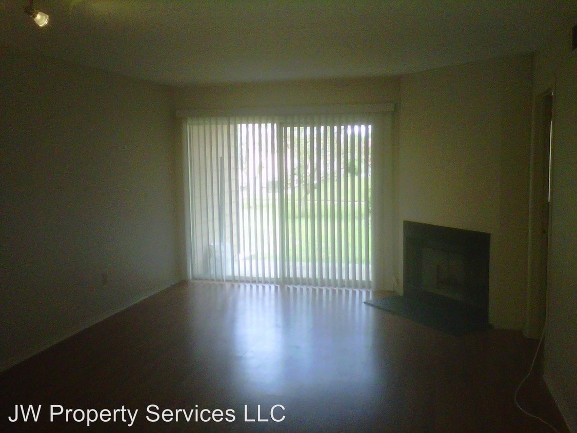 Building Photo - 2425 Oxford Pl