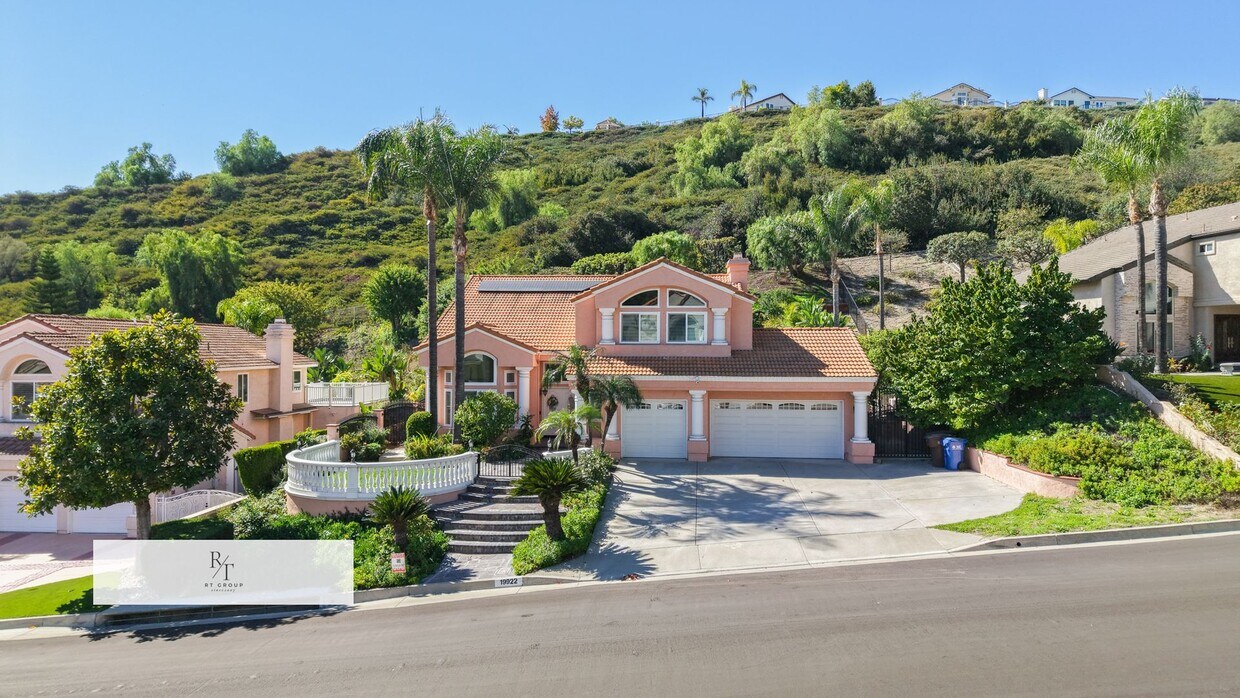 Foto principal - Stunning Remodeled Home in Walnut Valley U...