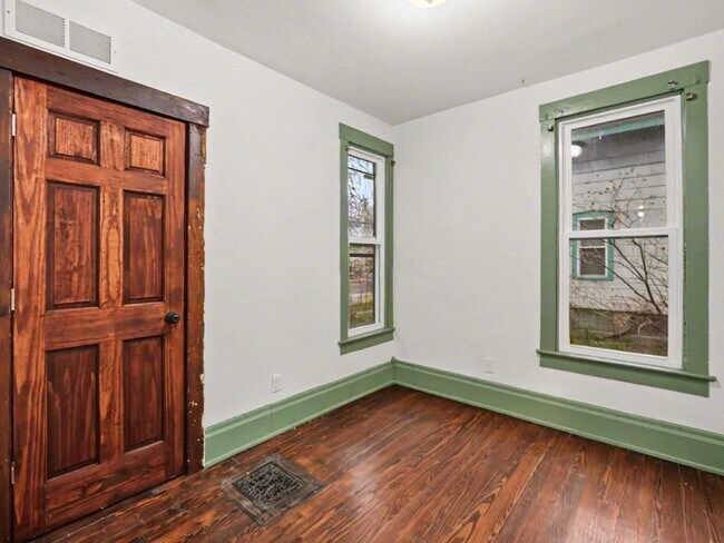 Foto del edificio - 120 Depot St