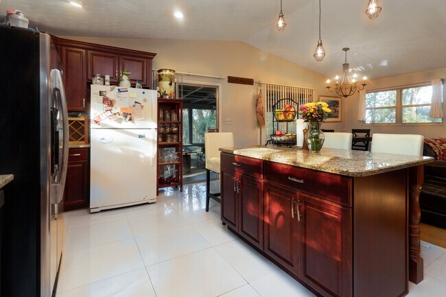 Foto del edificio - 1804 Westridge Dr