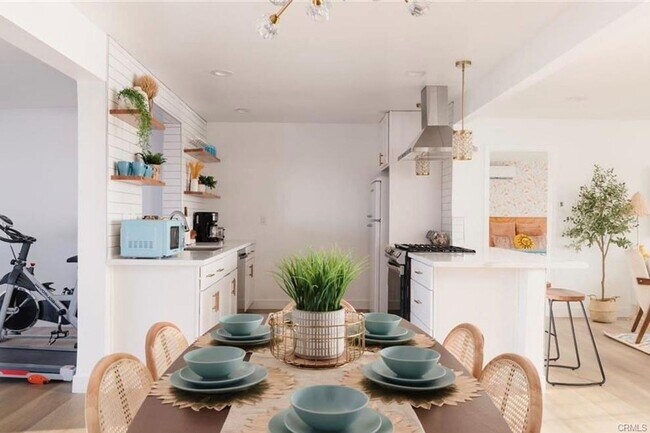 Building Photo - Home in Friendly Hills Neighborhood