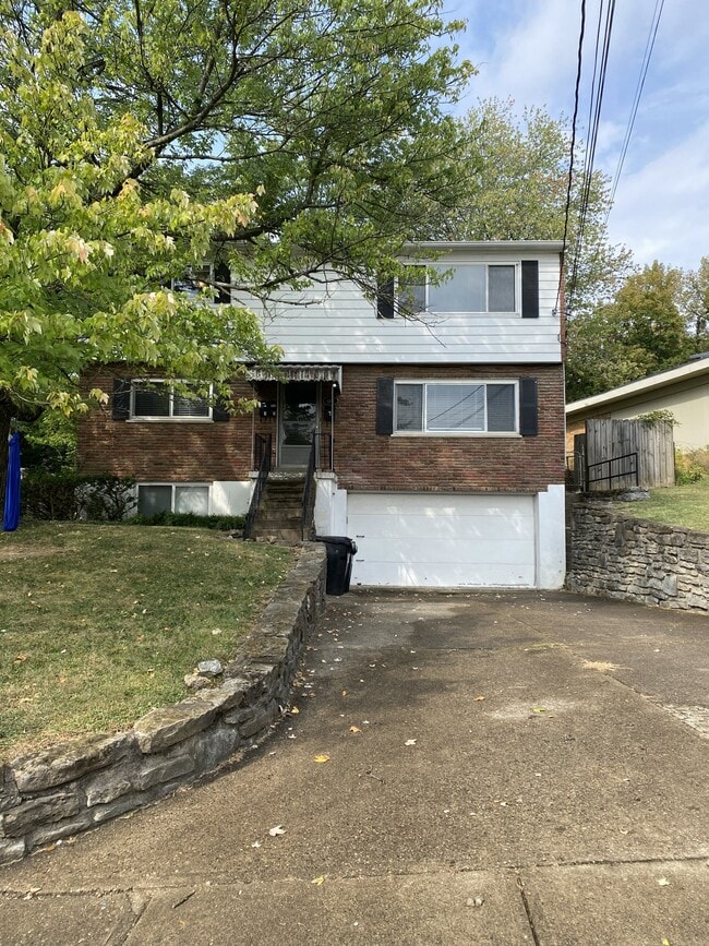 Building Photo - 4947 Charlemar Dr