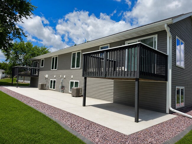Foto del edificio - 2721 Kellogg Ave