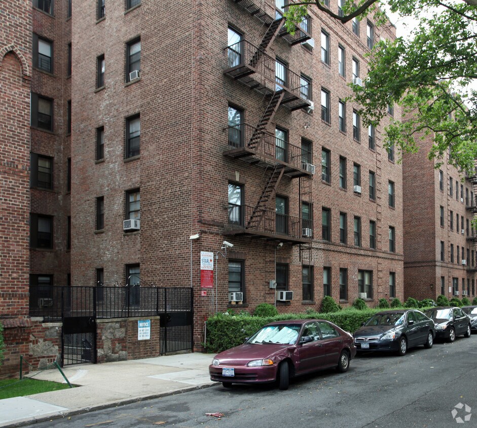 Primary Photo - 36-19 167th St