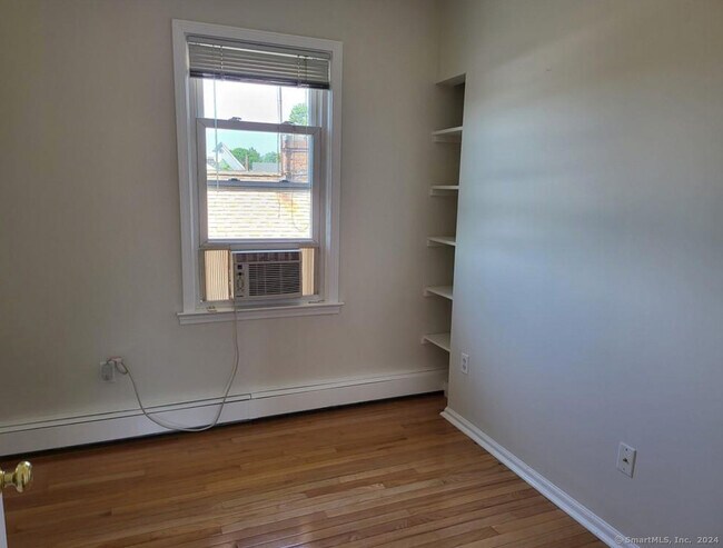 Building Photo - 49 S Water St