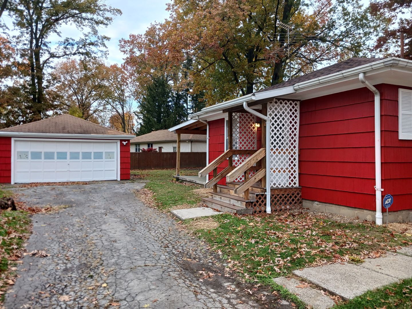 1054 Westover Dr SE Warren, OH 44484 – photo 2