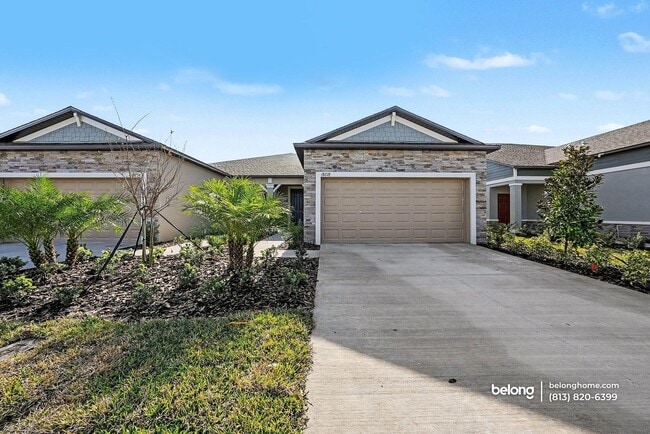 Building Photo - 18228 Pleasantview Blvd