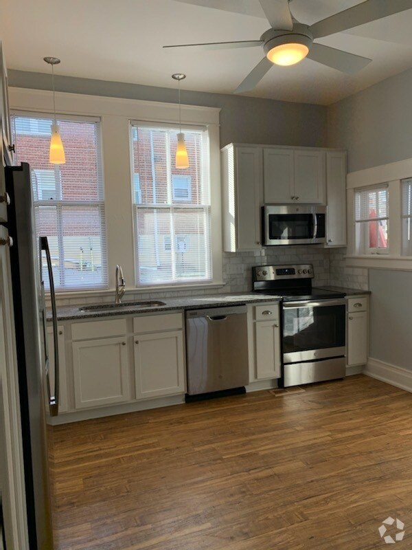 Roanoke Downtown Historic District Apartments for Rent with Hardwood