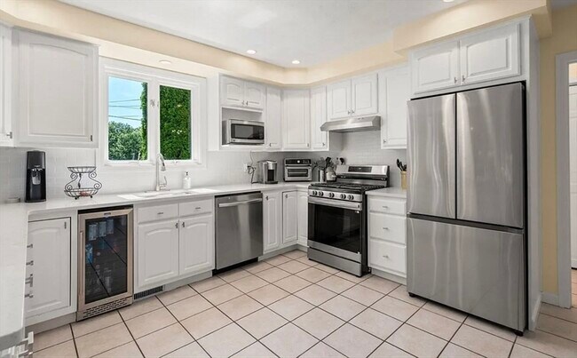 Building Photo - 33 Furbush Rd