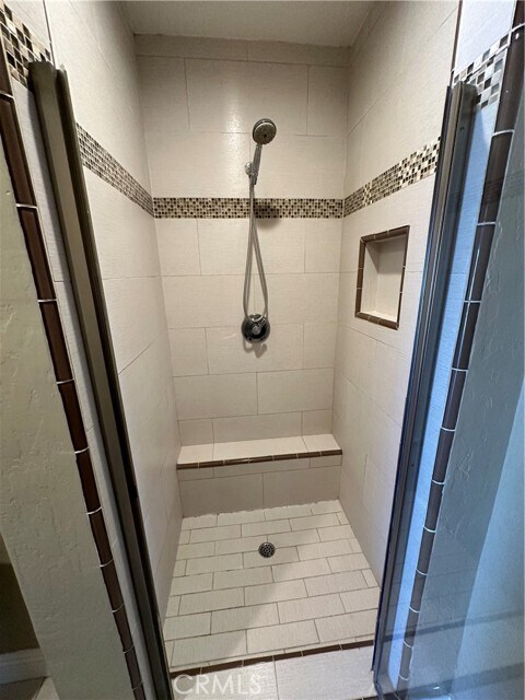 Foto del edificio - 33536 Valle Rd