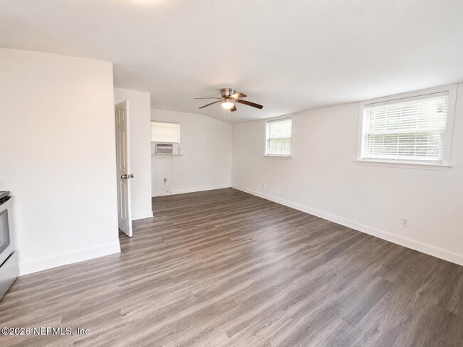 Building Photo - 4803 Lexington Ave