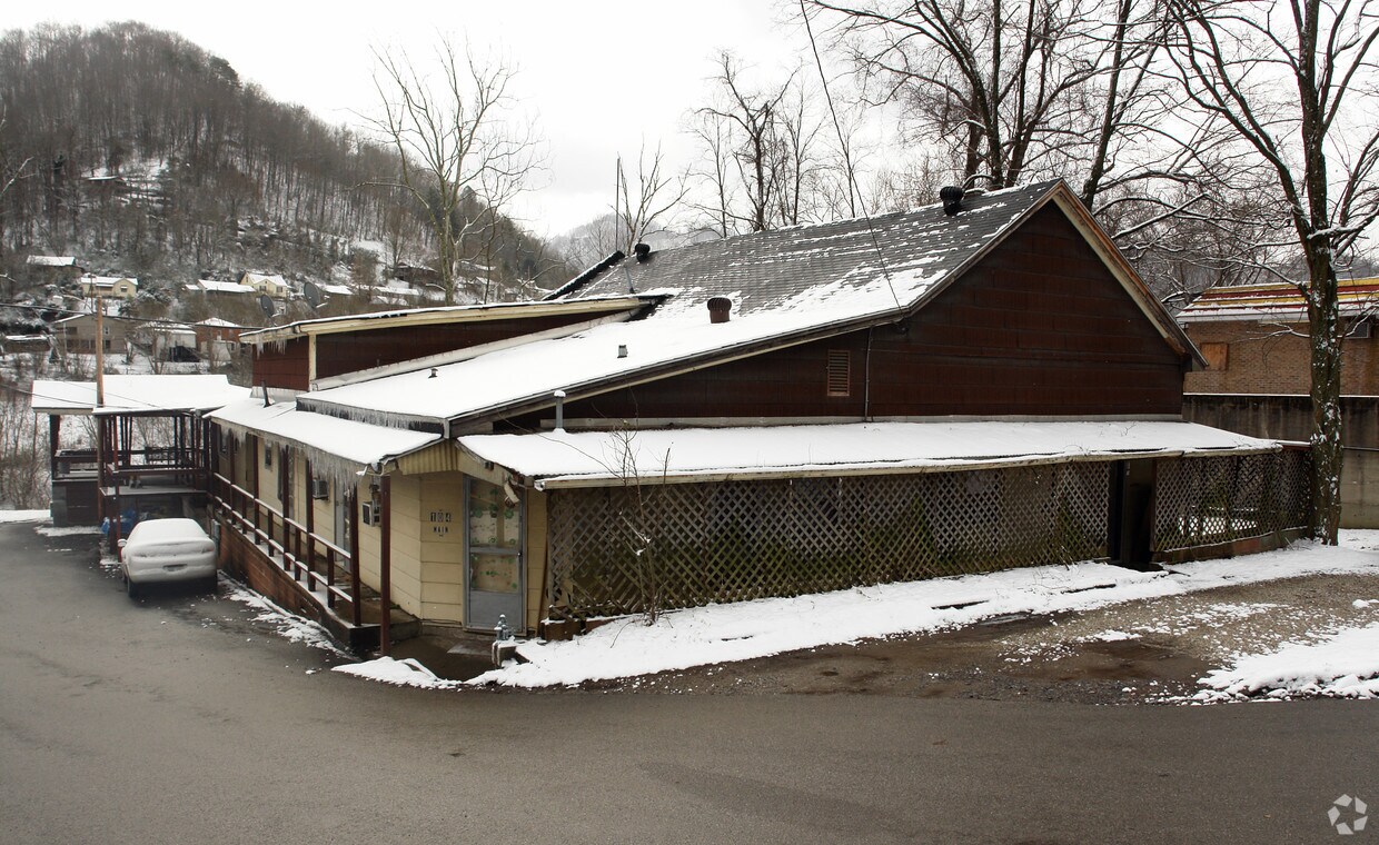 104 Main Ave, Logan, WV 25601 Apartments in Logan, WV