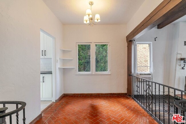 Building Photo - 1132 N Vista St