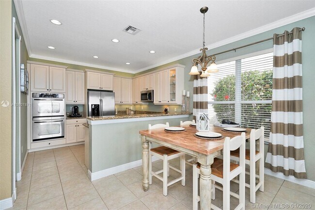 Foto del edificio - 5317 SW 183rd Ave