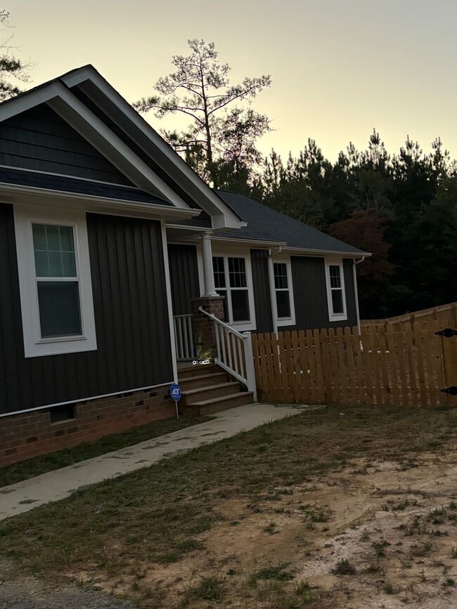 Building Photo - 3 Bedroom Single Family Home in Mc Kenney