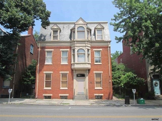 Foto principal - 455 W Market St