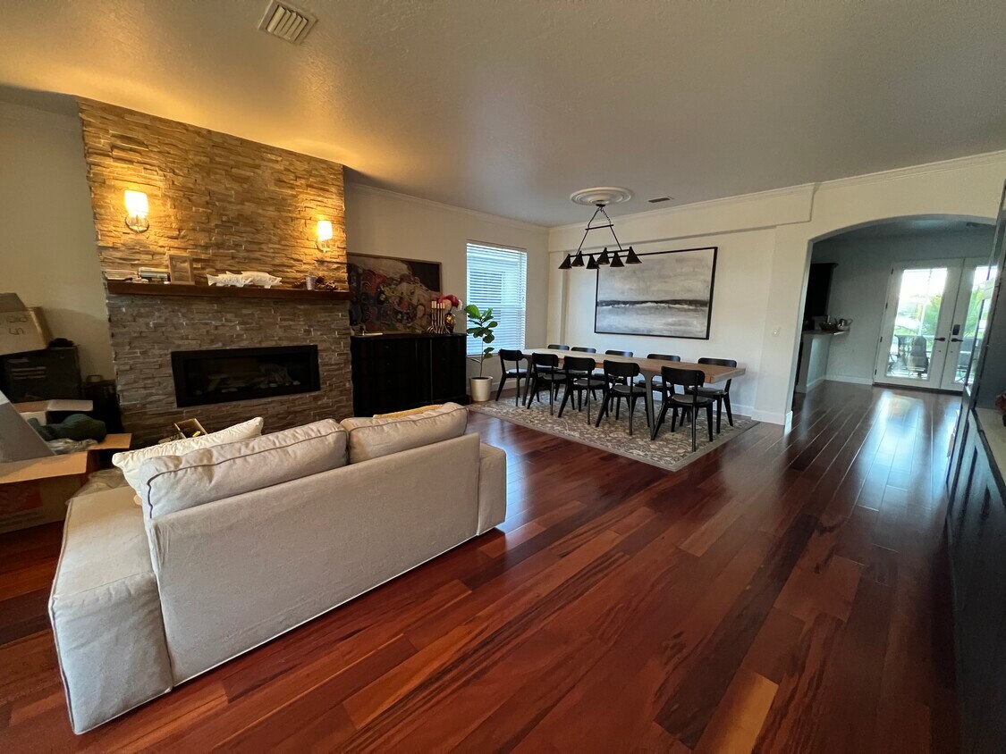 Foto principal - 6507 Rock Bridge Ln