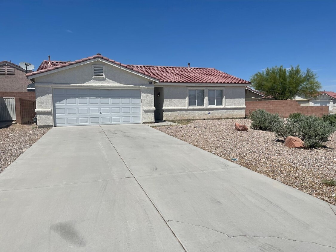 Foto principal - 3026 Honeysuckle Ave